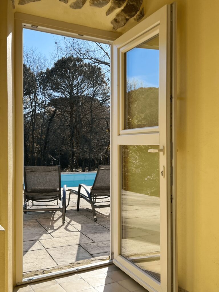 Vue terrasse de la piscine